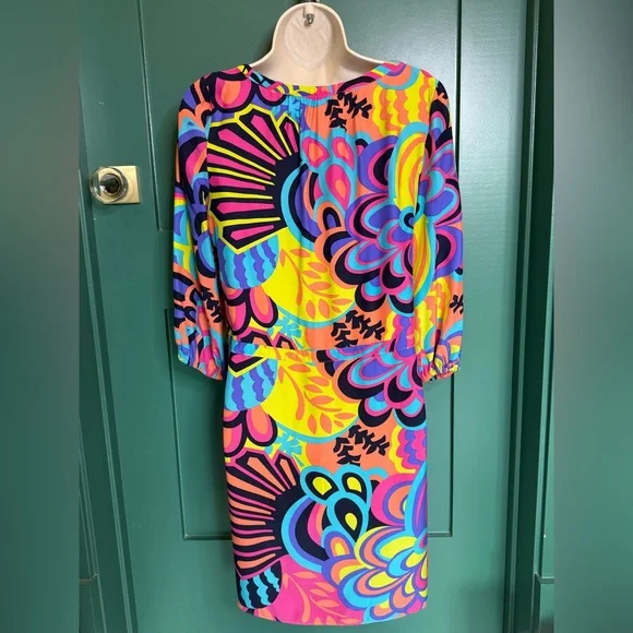 Alice & Trixie 100% silk Mini Dress, XS, like new, so flattering! - Picture 3 of 8